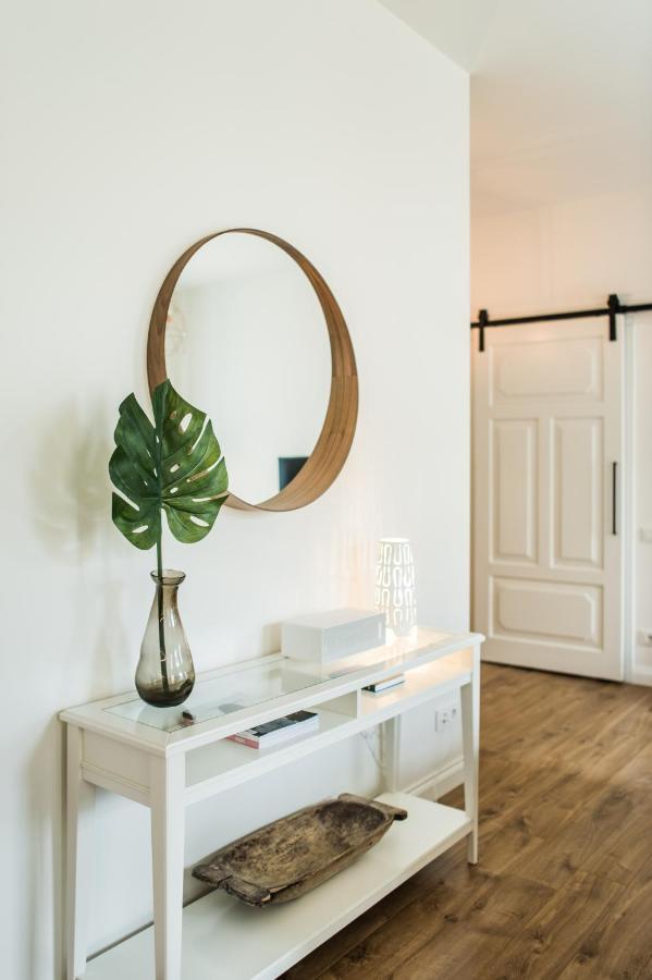 Stylish Apartment In The Heart Of Kaunas Old Town Bagian luar foto