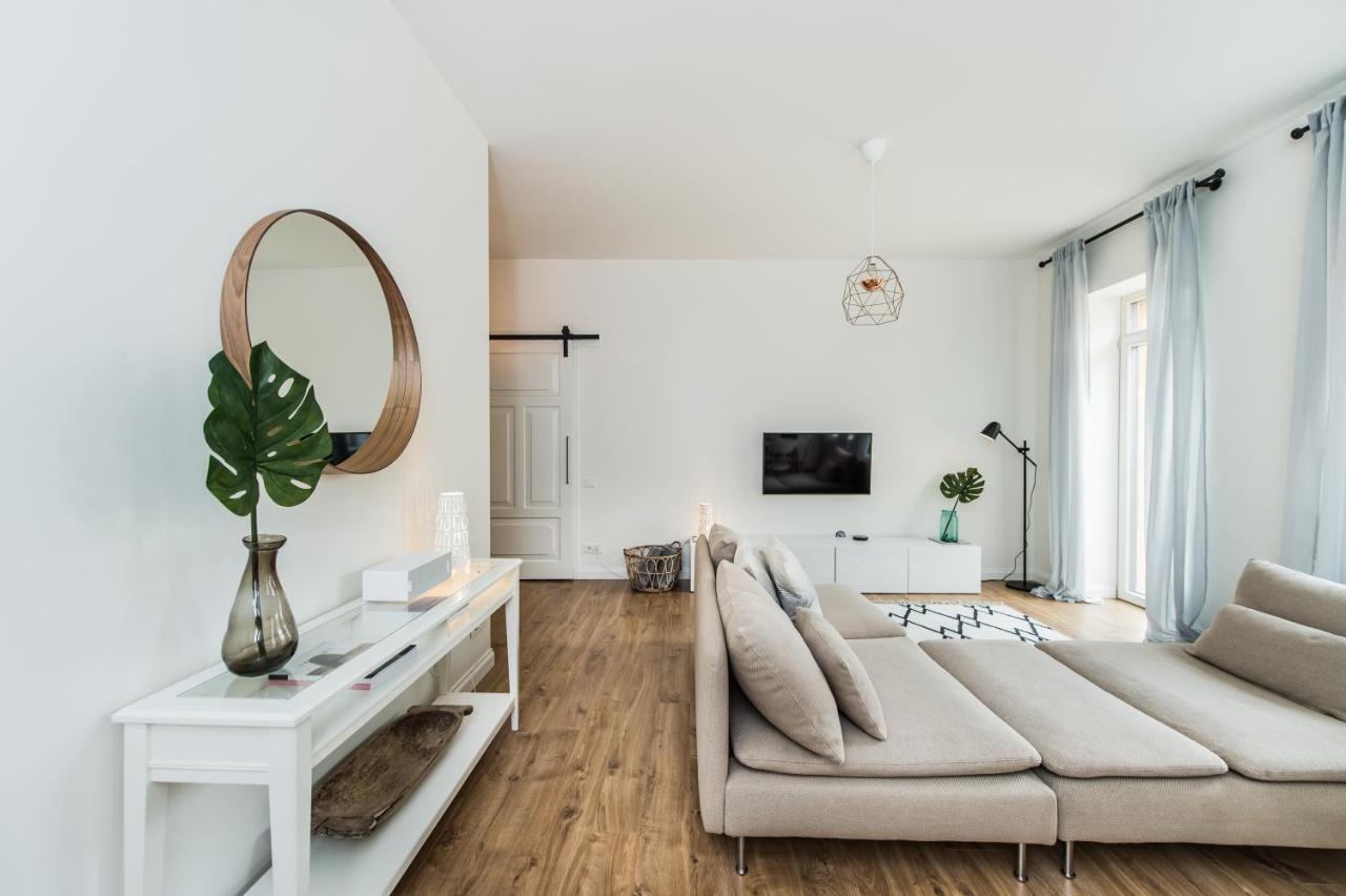 Stylish Apartment In The Heart Of Kaunas Old Town Bagian luar foto
