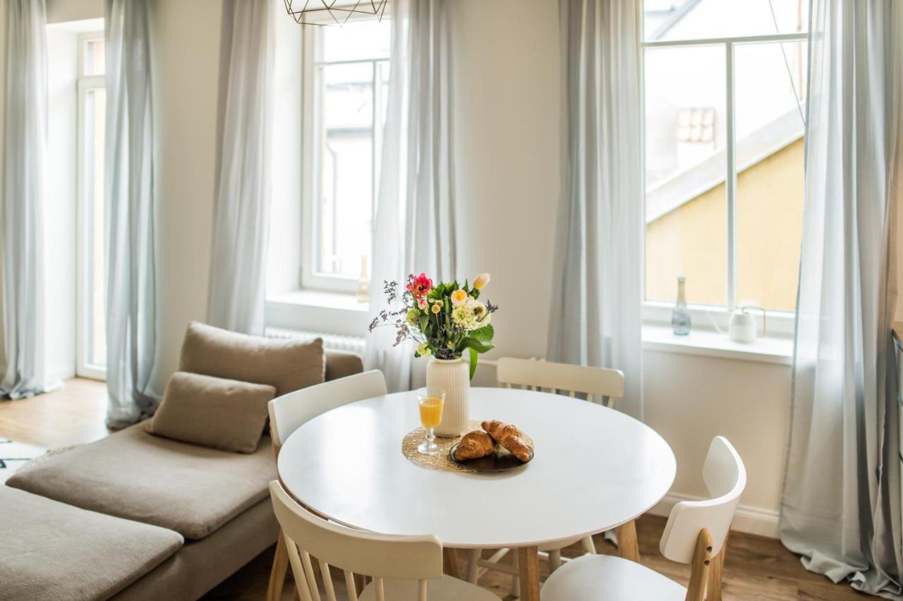 Stylish Apartment In The Heart Of Kaunas Old Town Bagian luar foto