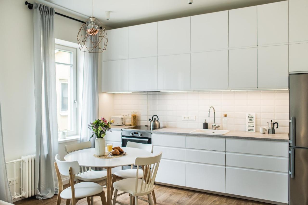 Stylish Apartment In The Heart Of Kaunas Old Town Bagian luar foto