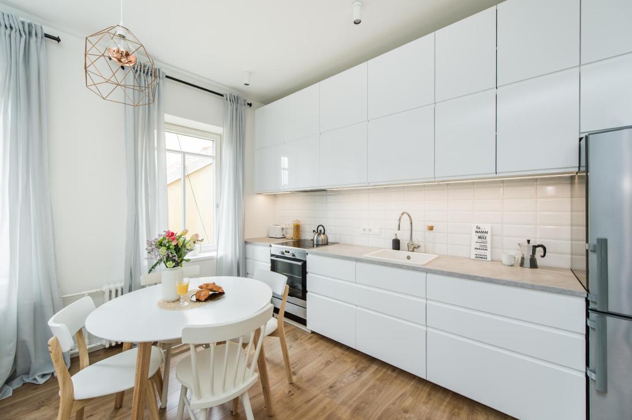 Stylish Apartment In The Heart Of Kaunas Old Town Bagian luar foto